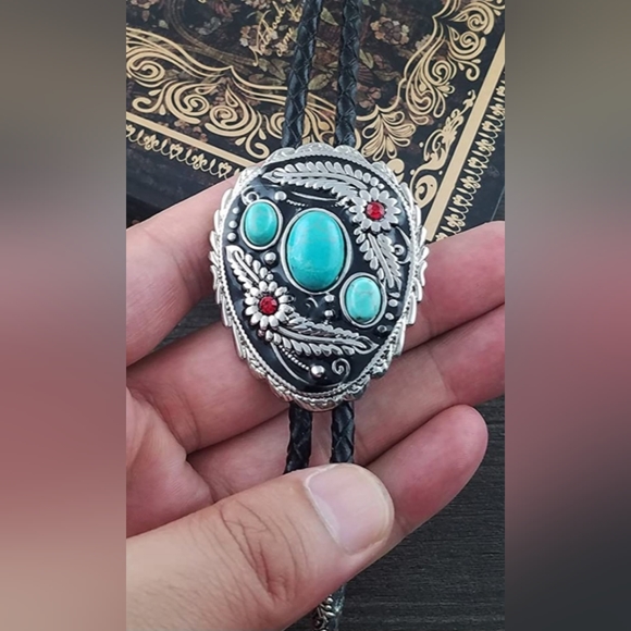 New turquoise color leather bolo tie - Picture 2 of 4